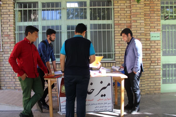 ازدانشجومعلمان جدیدالورود دانشگاه فرهنگیان استان قزوین به مدت سه روز ثبت نام بعمل آمد. 5