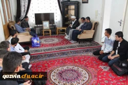 دکتر مشهدی سرپرست مدیریت امور پردیس های استان قزوین به همراه دانشجویان عضوکانون ایثار پردیس شهیدرجایی قزوین با خانواده شهیدسرافراز نیروی انتظامی شهید محمدکشاورز ترک دیدار وگفتگوکردند. 2