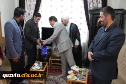 دکتر مشهدی سرپرست مدیریت امور پردیس های استان قزوین به همراه دانشجویان عضوکانون ایثار پردیس شهیدرجایی قزوین با خانواده شهیدسرافراز نیروی انتظامی شهید محمدکشاورز ترک دیدار وگفتگوکردند. 7