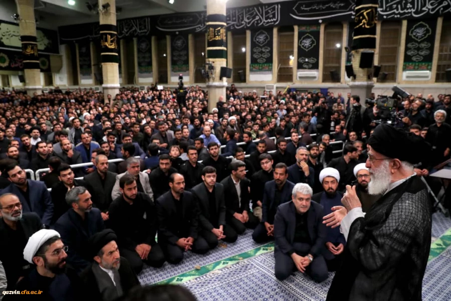 40نفر ازدانشجویان عضو هیئت مذهبی دانشگاه فرهنگیان قزوین دردیدار هیئات دانشجویی سراسر کشور با حضرت آیت الله خامنه ای درروز اربعین حضور یافتندوبامعظم له دیدار کردند. 2