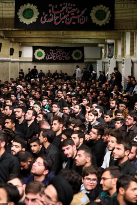 40نفر ازدانشجویان عضو هیئت مذهبی دانشگاه فرهنگیان قزوین دردیدار هیئات دانشجویی سراسر کشور با حضرت آیت الله خامنه ای درروز اربعین حضور یافتندوبامعظم له دیدار کردند. 3