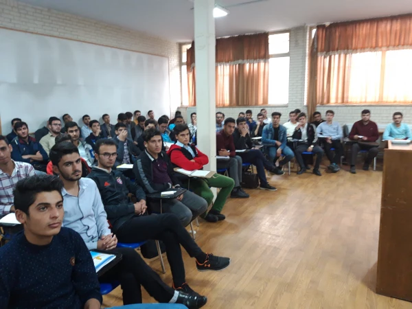 دراجرای دستورالعمل اجرای کلاس های غیرحضوری این کلاس ها درسه ماده درسی طول ترم جاری در دانشگاه فرهنگیان استان قزوین برگزار می گردد. 5