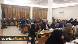 دکتر مشهدی مدیر امور پردیس های استان قزوین طی سه نشست متوالی تخصصی با مدیران گروه واعضای گروه های آموزشی پردیس ها دیدار وگفت وگوکرد 3