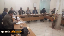 دکتر مشهدی مدیر امور پردیس های استان قزوین طی سه نشست متوالی تخصصی با مدیران گروه واعضای گروه های آموزشی پردیس ها دیدار وگفت وگوکرد 4