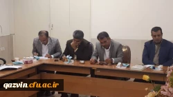 دکتر مشهدی مدیر امور پردیس های استان قزوین طی سه نشست متوالی تخصصی با مدیران گروه واعضای گروه های آموزشی پردیس ها دیدار وگفت وگوکرد 7