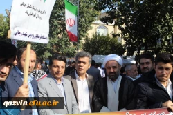  دانشجویان اساتید وکارکنان دانشگاه فرهنگیان استان قزوین درمراسم روز ملی مبارزه بااستکبار جهانی پرشور وباشکوه حضور یافتند وفریاد مرگ برآمریکا سردادند. 5