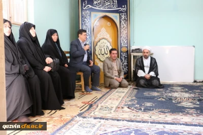 دکتر خنیفر درجمع دانشجویان پردیس شهیده بنت الهدی صدرقزوین گفت : قدر فضایی راکه درآن هستید بدانیدحضور دراین دانشگاه توفیقی است.

دکتر خنیفر رییس دانشگاه فرهنگیان کشوردرجمع دانشجویان پردیس شهیده بنت الهدی صدرقزوین گفت : قدر فضایی راکه درآن هستید بدانیدحضور دراین دانشگاه توفیقی است.