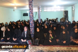 دکتر خنیفر رییس دانشگاه فرهنگیان کشوردرجمع دانشجویان پردیس شهیده بنت الهدی صدرقزوین گفت : قدر فضایی راکه درآن هستید بدانیدحضور دراین دانشگاه توفیقی است. 3