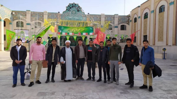 اردوی دوروزه دانشجویان دانشگاه فرهنگیان استان قزوین  به شهرمقدس قم به همت نهادمقام معظم رهبری دراستان برگزارشد 2