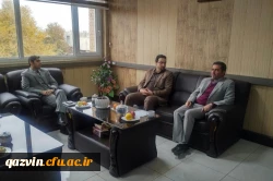 دکتر حمید رضا مشهدی رئیس دانشگاه فرهنگیان استان قزوین بامهندس فرشاد پیله چی رئیس جهاددانشگاهی استان دیدار وگفتگو کرد. 2