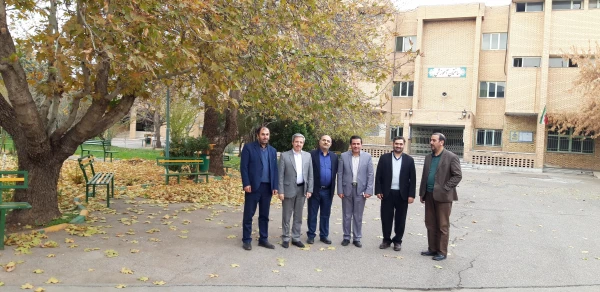 سید کامران میر معینی مدیرکل وکارشناسان حوزه فرهنگی دانشگاه فرهنگیان از پردیس شهیدرجایی قزوین بازدید کردند.  3