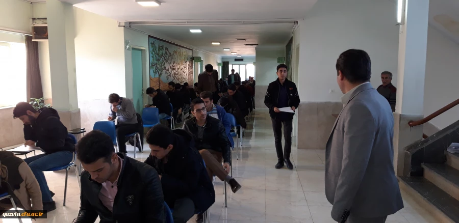 دکتر حمیدرضا مشهدی سرپرست دانشگاه فرهنگیان استان قزوین از روند برگزاری امتحانات پایانی  نیمسال اول درپردیس شهیدرجایی قزوین بازدیدکرد 3