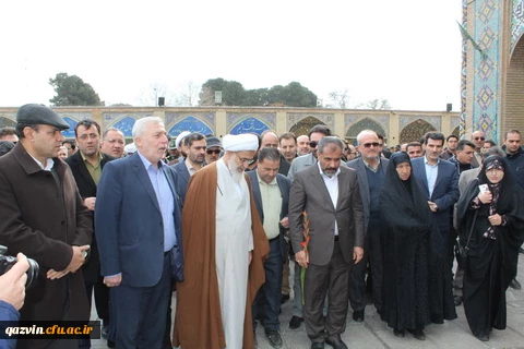 مسئولین ودانشجویان دانشگاه فرهنگیان استان قزوین درمراسم غبارروبی مزارشهدا به منسبت آغاز دهه مبارک فجر شرکت کردند. 6