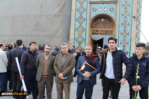 مسئولین ودانشجویان دانشگاه فرهنگیان استان قزوین درمراسم غبارروبی مزارشهدا به منسبت آغاز دهه مبارک فجر شرکت کردند. 7