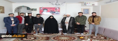 به مناسبت میلاد حضرت زهرا(س) وروزمادر صورت گرفت

 دیدار مسئولین ودانشجویان پردیس شهید رجایی قزوین بامادر بزرگوار شهید علی جهانشاهی 