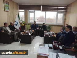 خانم دکتر عبدی مدیر کل تربیت بدنی دانشگاه فرهنگیان کشور وهیئت همراه ازامکانات ورزشی پردیس های استان بازدیدکردند. 5