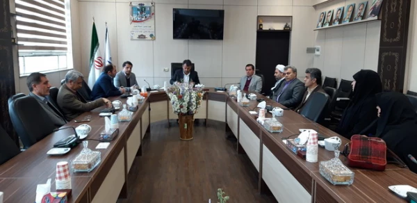 دکتر حمیدرضا مشهدی مدیر امور پردیس های استان قزوین،به همراه هیئت رئیسه دانشگاه با دکتر حسنعلی اصغری مدیر کل آموزش وپرورش استان قزوین دیدار وگفتگو کرد. 5