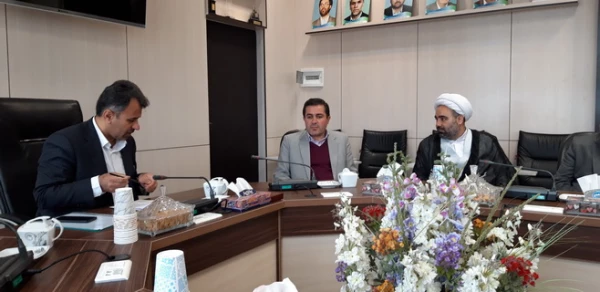 دکتر حمیدرضا مشهدی مدیر امور پردیس های استان قزوین،به همراه هیئت رئیسه دانشگاه با دکتر حسنعلی اصغری مدیر کل آموزش وپرورش استان قزوین دیدار وگفتگو کرد. 6