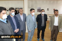 بازدیددکتر انصاری راد معاون دانشجویی دانشگاه فرهنگیان کشوربه همراه دکتر اصغری مدیر کل آموزش وپرورش استان قزوین  ازروند تولید ماسک وشیلد محافظ دردانشگاه فرهنگیان استان قزوین  6