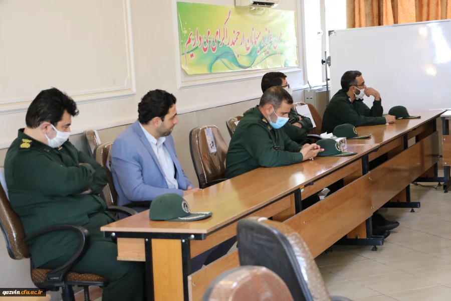  حضور مسئول محترم نمایندگی ولی فقیه در سپاه صاحب الامر (عج) استان قزوین به همراه جمعی از فرماندهان سپاه پاسداران و بسیج استان قزوین به مناسبت  هفته ی گرامیداشت مقام معلّم در دانشگاه فرهنگیان استان قزوین 2