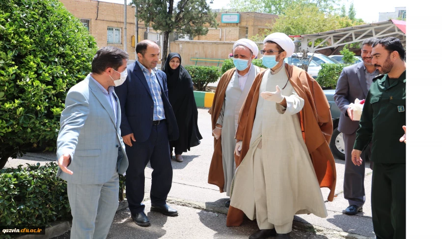  حضور مسئول محترم نمایندگی ولی فقیه در سپاه صاحب الامر (عج) استان قزوین به همراه جمعی از فرماندهان سپاه پاسداران و بسیج استان قزوین به مناسبت  هفته ی گرامیداشت مقام معلّم در دانشگاه فرهنگیان استان قزوین 2