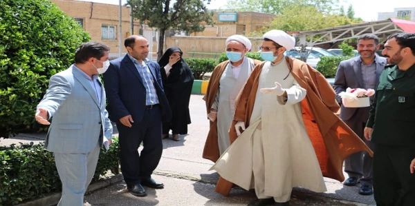  حضور مسئول محترم نمایندگی ولی فقیه در سپاه صاحب الامر (عج) استان قزوین به همراه جمعی از فرماندهان سپاه پاسداران و بسیج استان قزوین به مناسبت  هفته ی گرامیداشت مقام معلّم در دانشگاه فرهنگیان استان قزوین 2