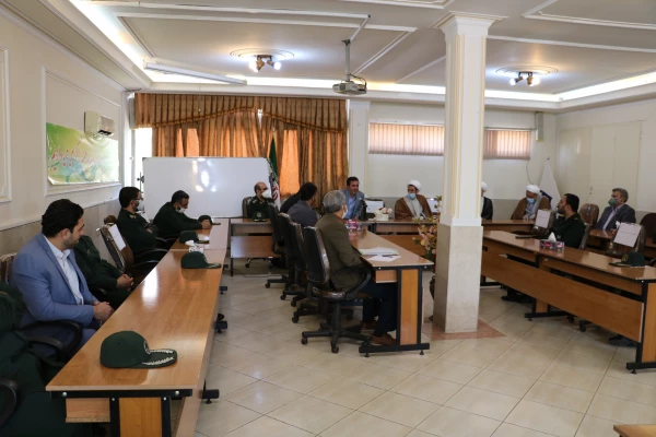  حضور مسئول محترم نمایندگی ولی فقیه در سپاه صاحب الامر (عج) استان قزوین به همراه جمعی از فرماندهان سپاه پاسداران و بسیج استان قزوین به مناسبت  هفته ی گرامیداشت مقام معلّم در دانشگاه فرهنگیان استان قزوین 2