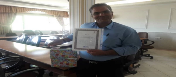 برگزاری جلسه ی تقدیر از همکاران حوزه ی آموزش به مناسبت گرامیداشت دهه ی سرآمدی آموزش 4