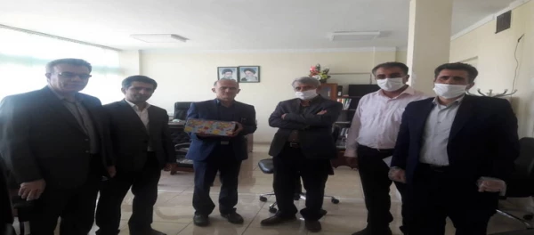 تقدیر ازهمکاران پردیس شهید رجایی به مناسبت گرامیداشت دهه سرآمدی آموزش با حضور مدیریت امور پردیس های استان قزوین 3