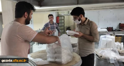 همکاری دانشگاه فرهنگیان استان قزوین با قرارگاه حیدر کرار سپاه استان در توزیع غذا بین نیازمندان