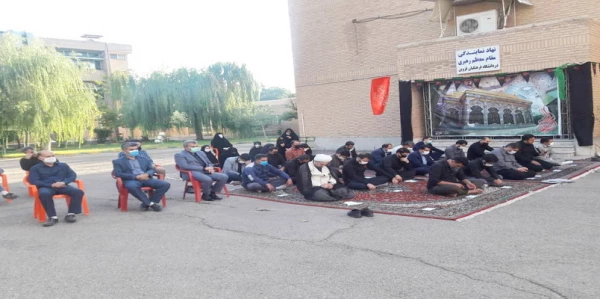 مراسم سوگواری اباعبدالله الحسین (ع) با شرکت کارکنان دانشگاه برگزار شد. 2