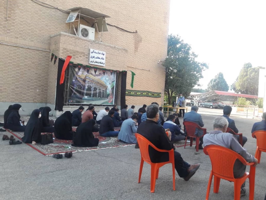 مراسم سوگواری اباعبدالله الحسین (ع) با شرکت کارکنان دانشگاه برگزار شد. 2