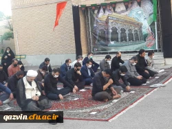 مراسم سوگواری اباعبدالله الحسین (ع) با شرکت کارکنان دانشگاه برگزار شد. 2