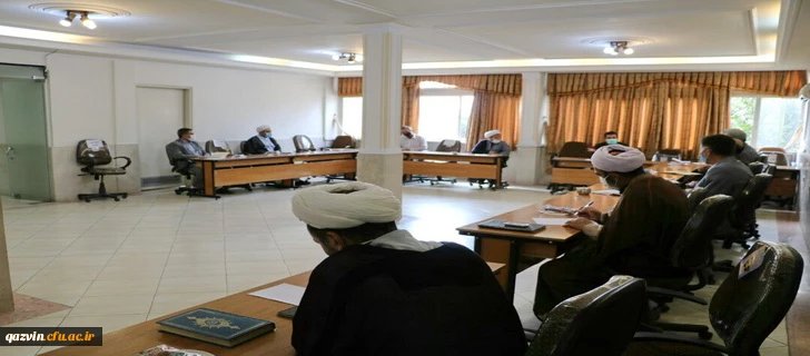 جلسه هم اندیشی اساتید گروه معارف دانشگاه فرهنگیان استان قزوین 4