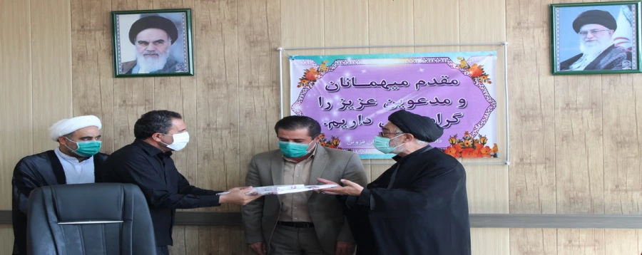 تقدیر ستاد اقامه نماز از موذن نماز جماعت دانشگاه 