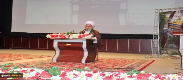 برنامه اجرا شده در بزرگداشت چهلمین سالگرد دفاع مقدس 6