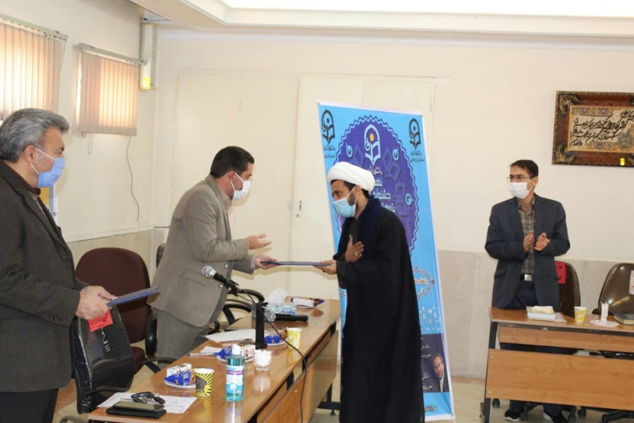 نهمین جشنواره پژوهش و فناوری در دانشگاه فرهنگیان استان قزوین برگزار گردید. 4