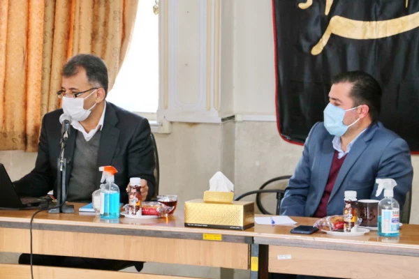 برگزاری نشست هم اندیشی اساتید با حضور مدیر کل آموزش و پرورش استان 4