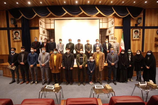 تیم دانشگاه فرهنگیان استان قزوین، مقام نخست مسابقات مناظرات دانشجویی استان را کسب کرد.  2