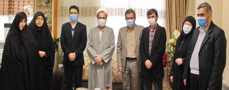 دیدار اعضای دانشگاه فرهنگیان قزوین با خانواده محترم شهدا