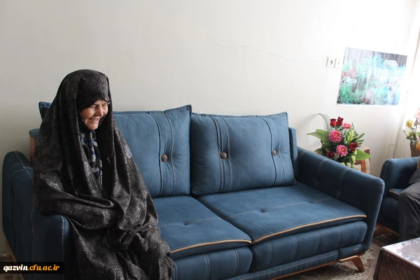 صبر و استقامت، ویژگی اصلی مادران و همسران شهدا  است.
 2