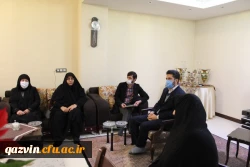 صبر و استقامت، ویژگی اصلی مادران و همسران شهدا  است.
 2