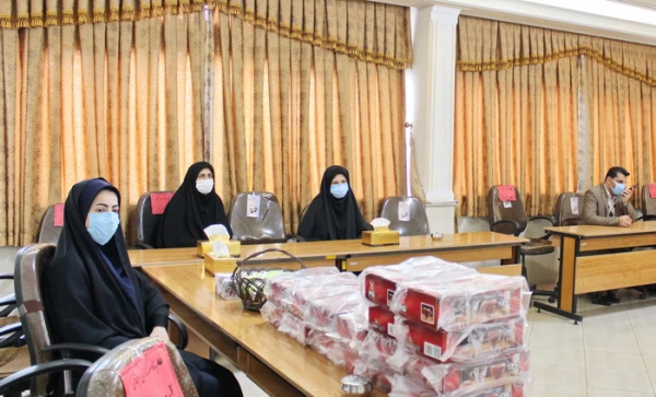 جایگاه زن در مبانی انقلاب اسلامی ایران، والا و رفیع است. 3