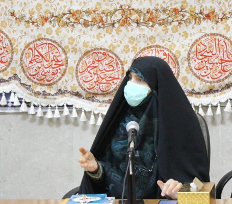 جایگاه زن در مبانی انقلاب اسلامی ایران، والا و رفیع است. 4