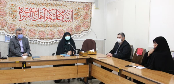 جایگاه زن در مبانی انقلاب اسلامی ایران، والا و رفیع است. 5