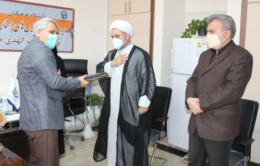 آیین تکریم و معارفه مدیر گروه آموزشی علوم تربیتی پردیس شهیده بنت الهدی صدر 7