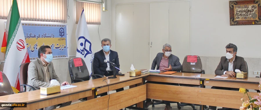 شورای آموزشی به مدیریت سرپرست امور پردیس ها برگزار گردید. 3