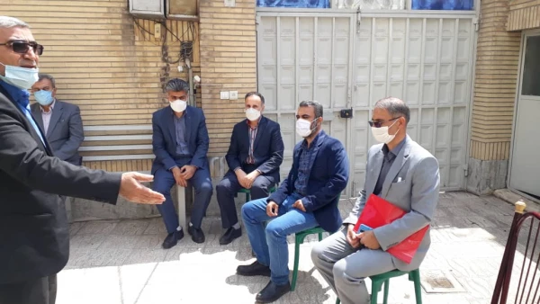 تکریم جایگاه اساتید پیشکسوت و بهره گیری از تجارب آنان، اصل موکد است. 5