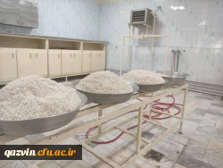 طبخ و توزیع 2000 پرس غذای گرم بین نیازمندان به همت بسیج دانشجویی دانشگاه فرهنگیان استان قزوین 8