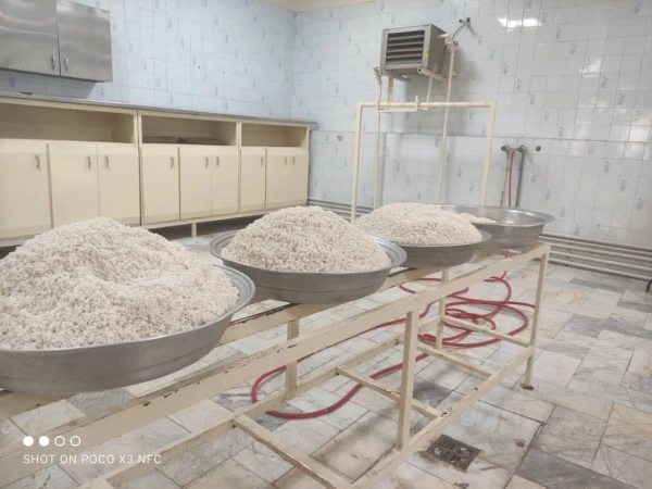 طبخ و توزیع 2000 پرس غذای گرم بین نیازمندان به همت بسیج دانشجویی دانشگاه فرهنگیان استان قزوین 8